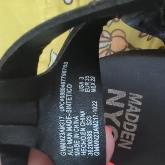 Black Madden Girl Size 3 Sandals-worn once - Picture 3 of 4